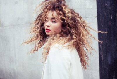 Ella Eyre swish